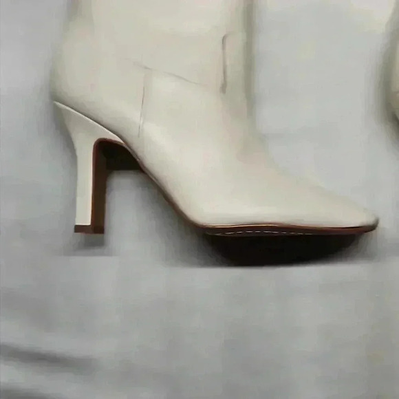Vince Camuto Kalinder tall shaft boots nwob cream white - Picture 6 of 15